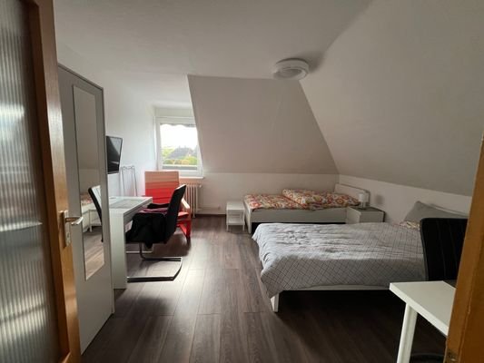 ...mit Platz für ein großes Bett
