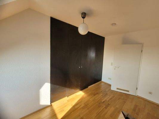 Begehbarer Kleiderschrank.jpg