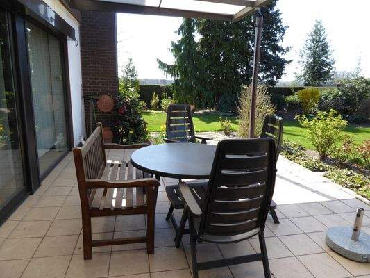 ebenerdige Terrasse