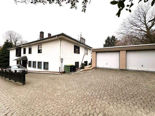 Ansicht auf das Haus und …