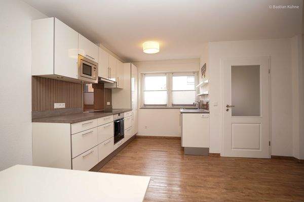 Küche und Eingangsbereich EG