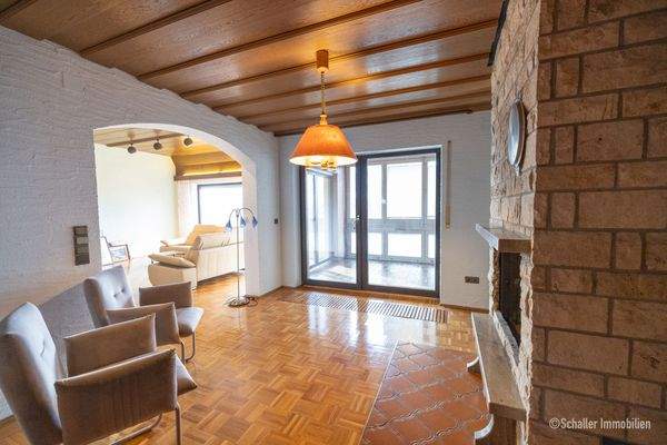 EG Gemütliches Kaminzimmer