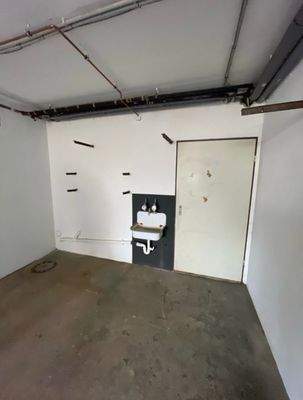 Lager mit Wasseranschlüsse 