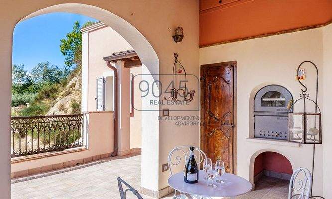 Idyllische Landvilla mit Panoramablick in Ascoli Piceno - Marken