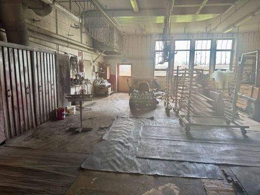 Lackiererei mit Spritz-und Absauganlage