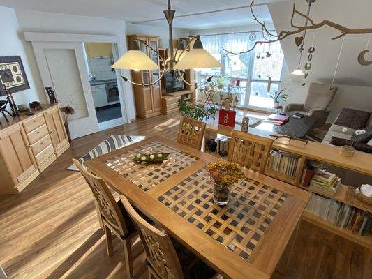 Wohnzimmer mit Essbereich