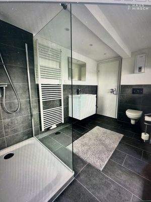 Badezimmer mit Balkon