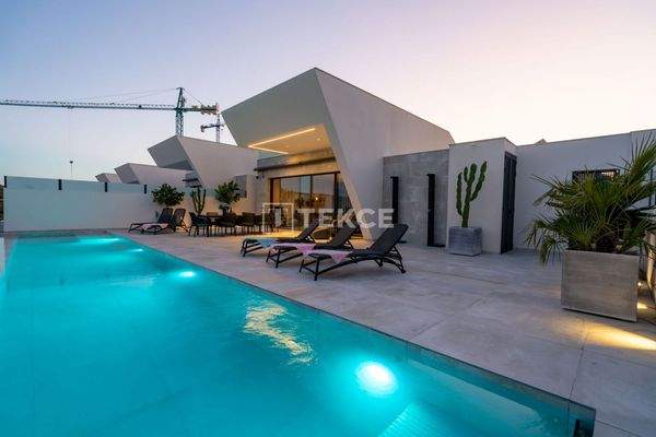 Exquisite Villas with Stunning Natural Views in Rojales Alicante
