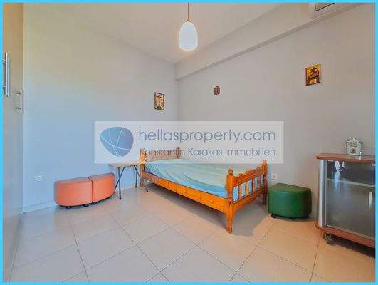 cfd9dff74e2d4e13ada9ed694bb94c0a-original