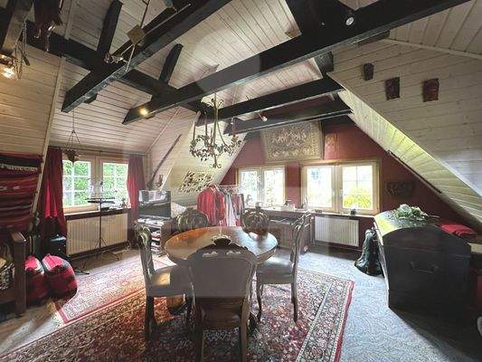 Kinderzimmer 2 (und 3, da Teilung möglich)