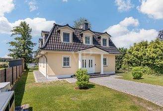 Villa Eingangsbereich