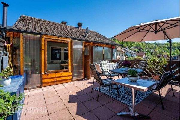 Terrasse mit Wintergarten