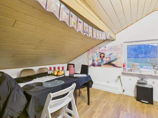 CAM01223G0-PR0181-STILL005