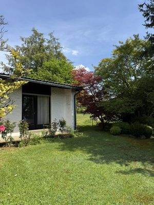 Ansicht zum Schlafzimmer vom Garten aus