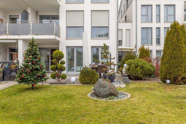 Geschmackvolle Gartenwohnung von 2013 – modern, hell und ideal gelegen