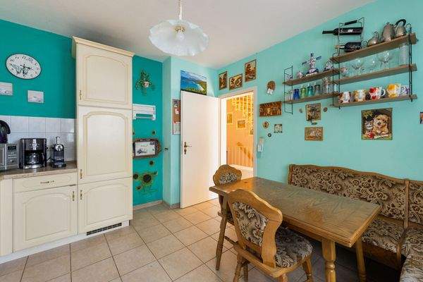 Mit Platz für Essbereich