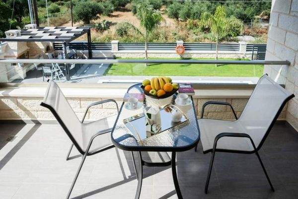 Kreta - Steinvilla mit Pool in Almyrida zu verkaufen