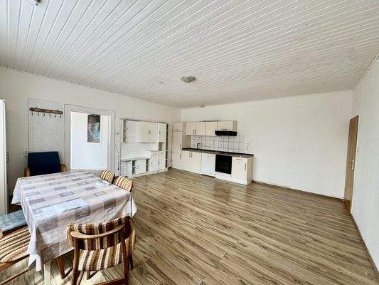 Küche mit Essbereich