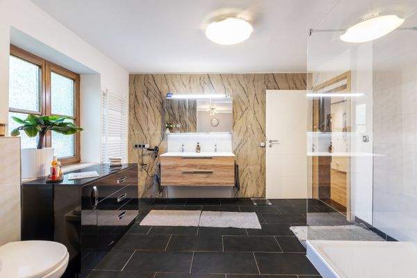 Blick ins Badezimmer