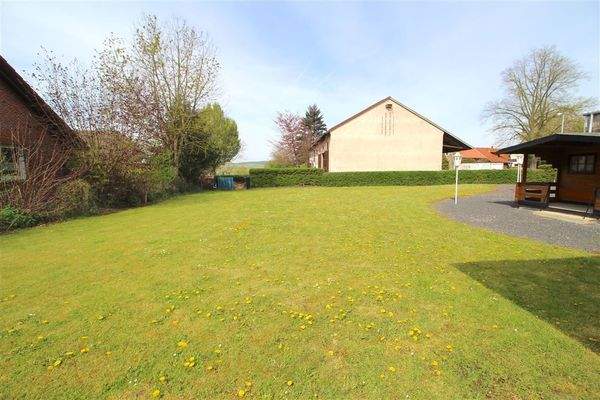 Grundstücksansicht zur Straße