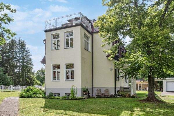 Seitliche Ansicht des Anbaus