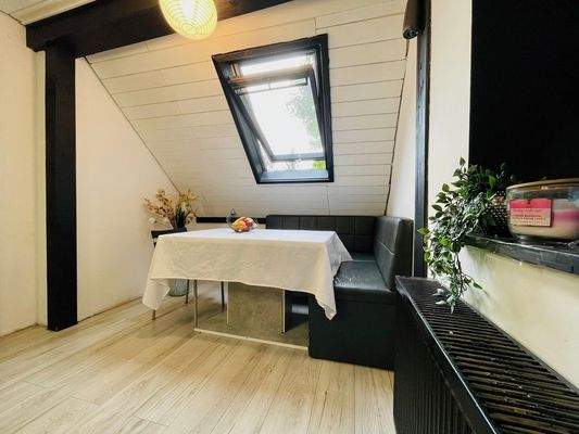 06bb_DG-KueEssplatz Large.jpeg