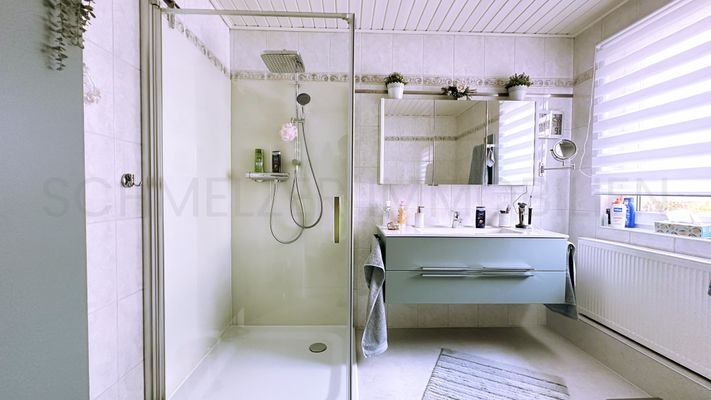 Badezimmer 1.OG 2