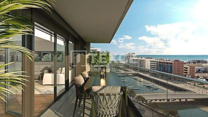 Seafront Apartments with Amazing Views in El Gorg Badalona