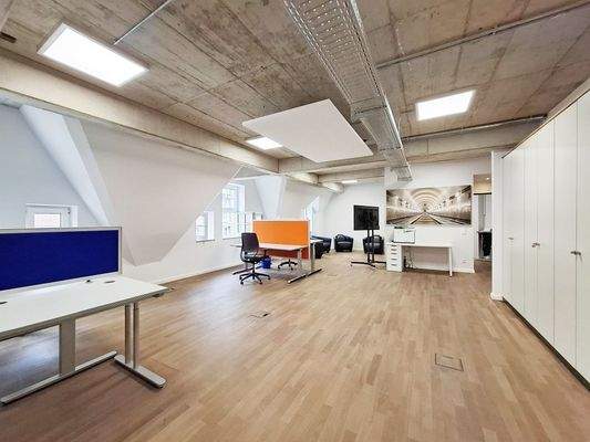 Raum 1 - offene Bürofläche Bild 3