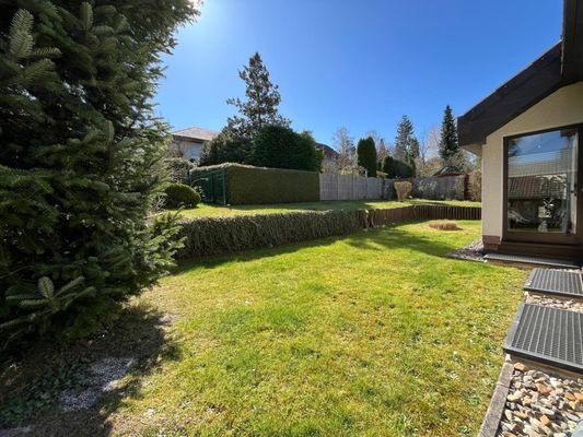 Garten hinter dem Haus