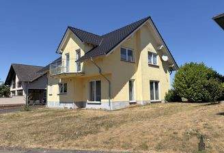 Hausansicht von der Straße