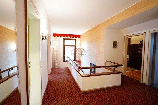 großzügige Diele OG