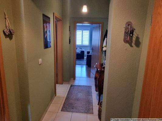 17 - EG - Links - Flur