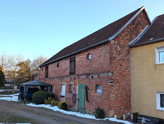 Nebengebäude angebaut