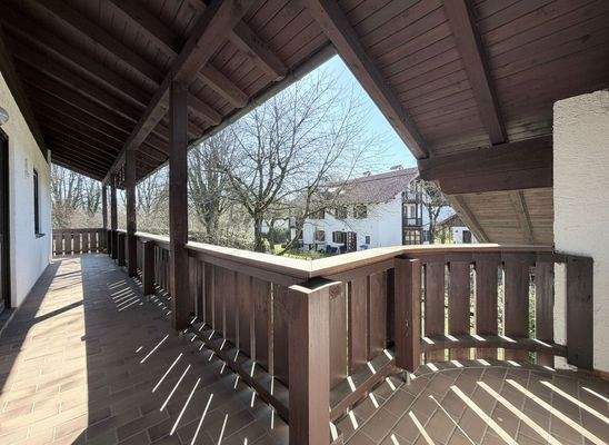 Balkon über drei Seiten