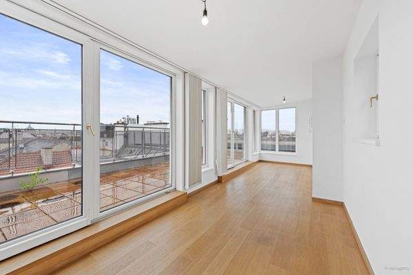 2025-05-05-S01005-038