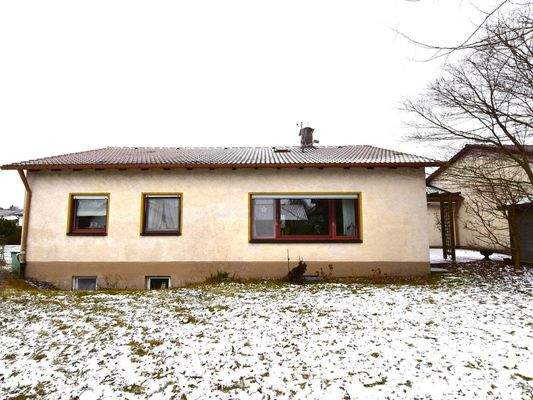 Hausansicht vom Garten (Westseite)