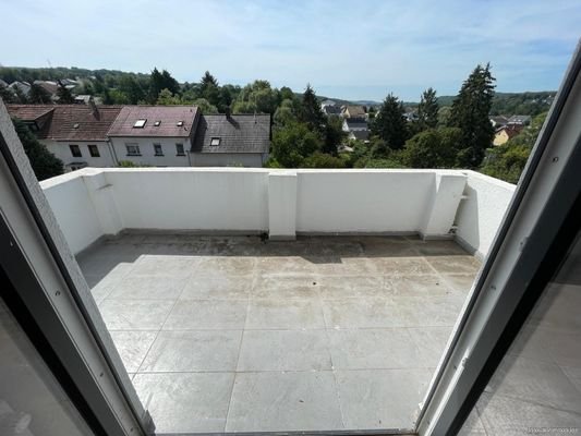 Wohnung 3 Blick zum Balkon