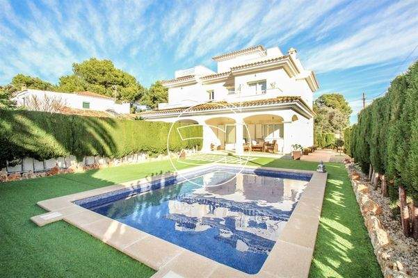 Moderne Doppelhaushälfte