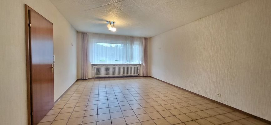 Geräumiges helles Ein- bis Zweifamilienhaus