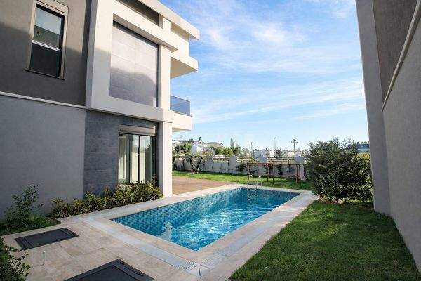 5-Bedroom Villa with Pool in a Central Location in Side Antalya