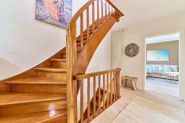 Treppe Zugang zu Wohnzimmer / Küche UG und OG