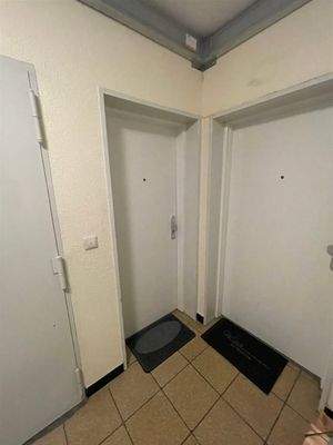 Wohnungseingang (Weitwinkelaufnahme)