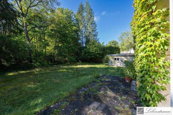 Terrasse Blick Grundstueck SüdWest