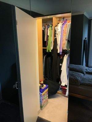 Begehbarer Kleiderschrank