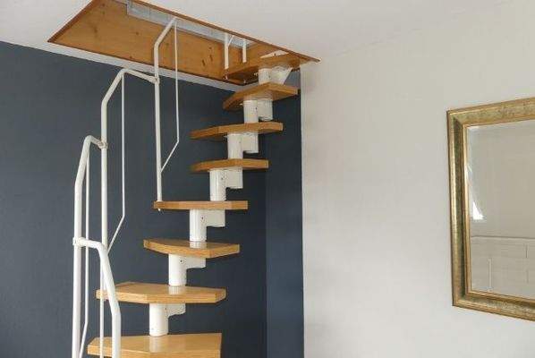 Treppe zum Spitzboden