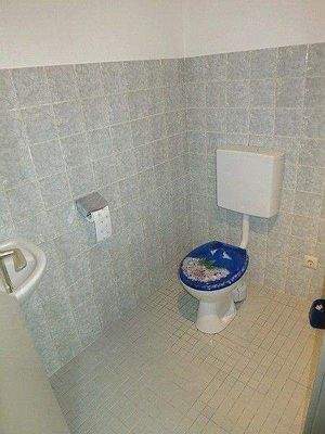 Untergeschoss WC.jpg