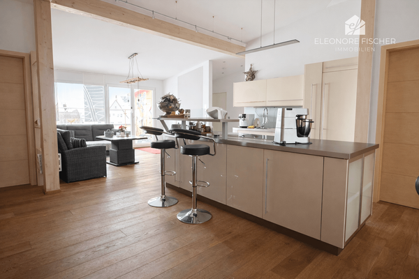 Küche mit Einbauküche