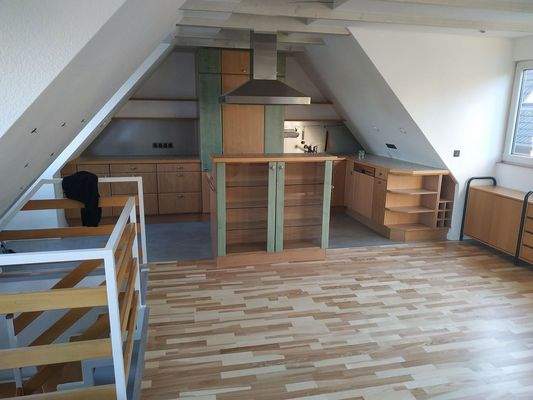 Blick ü d Essbereich zur Küche