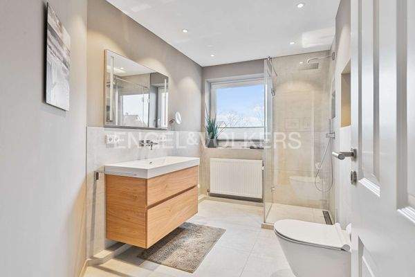 Weiteres Badezimmer im Dachgeschoss